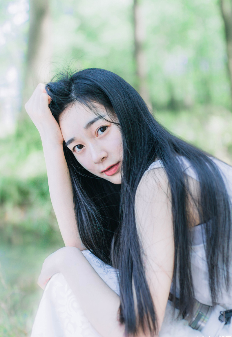 雨还在下，预想中的江东兵马并没有出现，直到天上的乌云逐渐淡去的时候，伏德松口气的同时，也有种难言的失落，这代表着这种担惊受怕，走钢丝一般的日子还要继续。